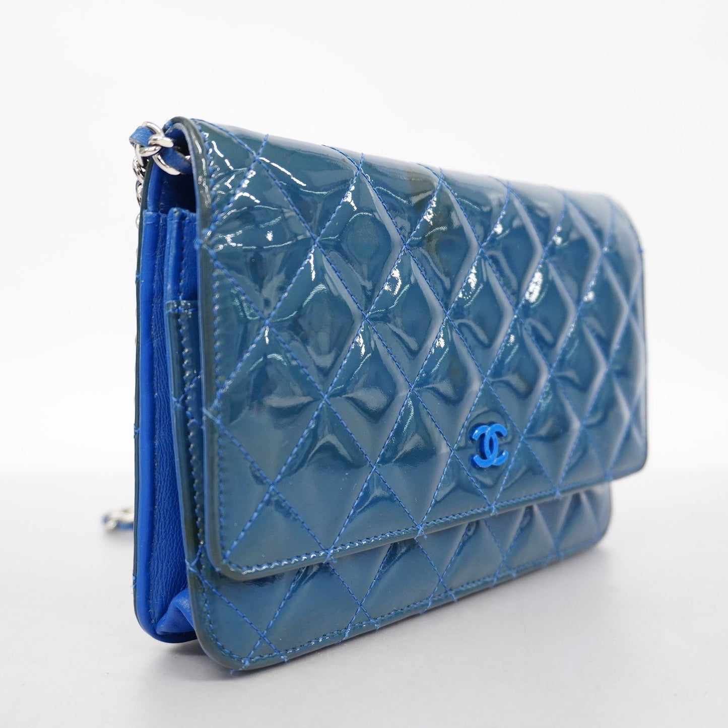 Luxury Chanel  Matelasse Chain Shoulder Silver Metal Fittings Women's Wallet Blue