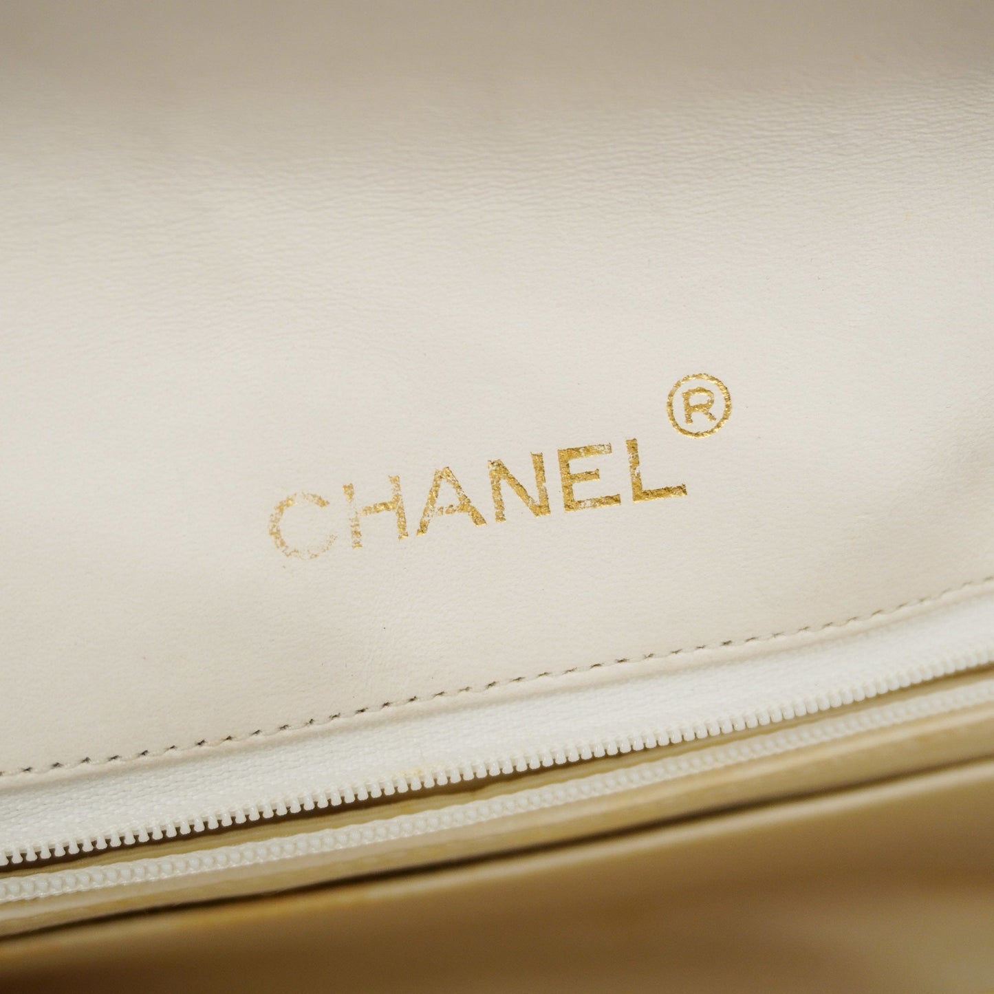 CHANEL  Matelasse Chain Shoulder Women's Leather Shoulder Bag White