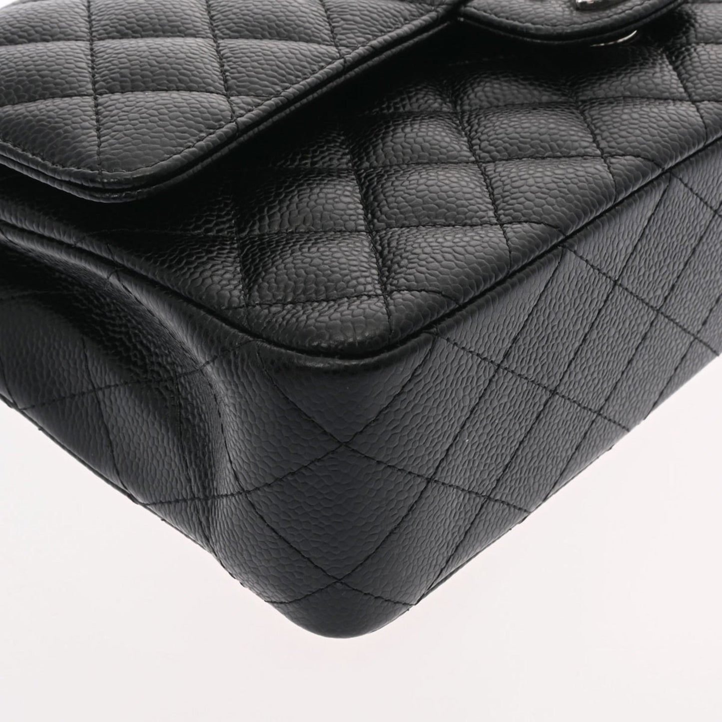 CHANEL matelasse W flap chain shoulder 25cm black A01112 ladies caviar skin bag