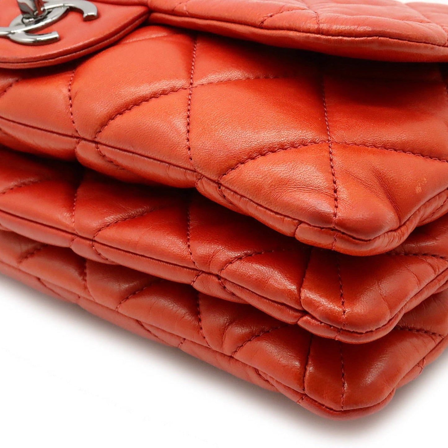 Luxury Chanel matelasse here mark chain shoulder bag accordion leather blood orange