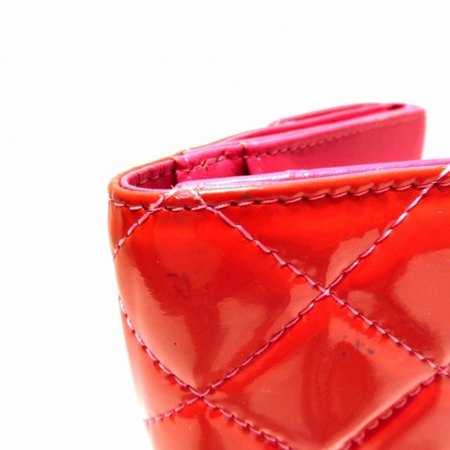 Luxury Chanel matelasse caviar skin A50096 long wallet bi-fold ladies