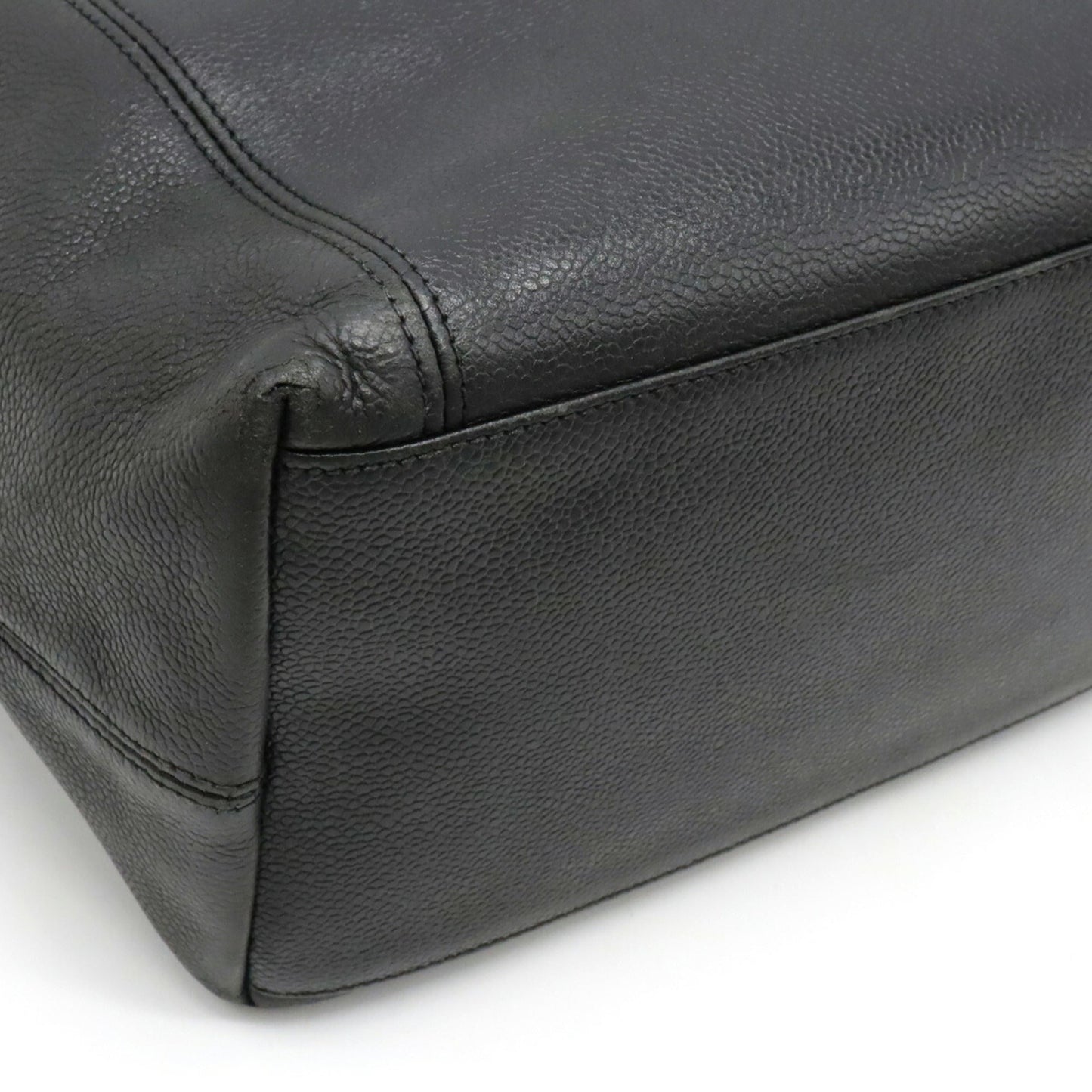 Luxury Chanel here mark tote bag shoulder caviar skin black