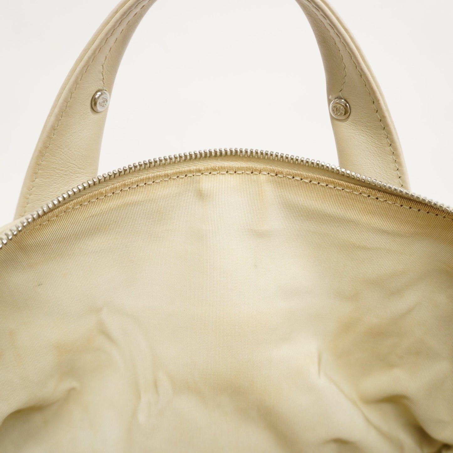 CHANEL  V Stitch Women's Leather Handbag White