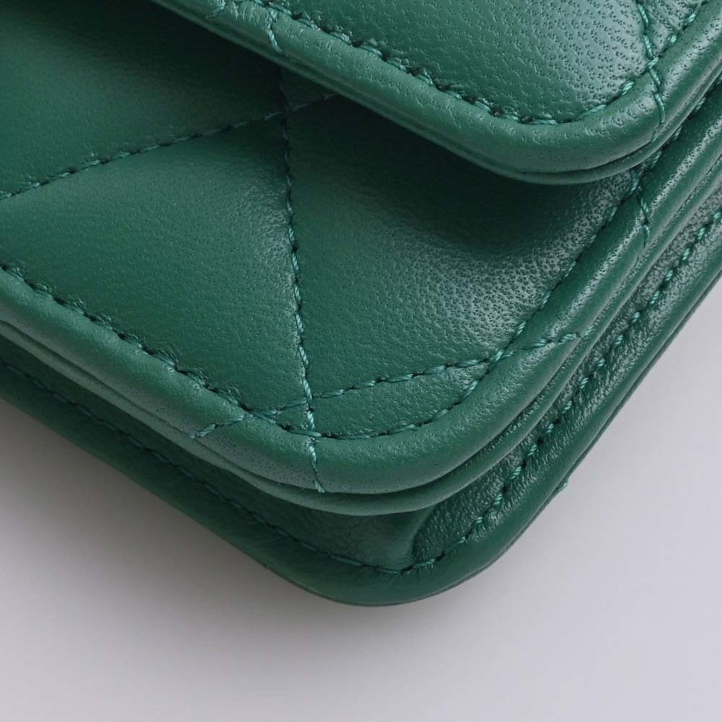 Luxury Chanel Lambskin Matelasse Coco Mark Chain Shoulder Long Wallet Green Ladies
