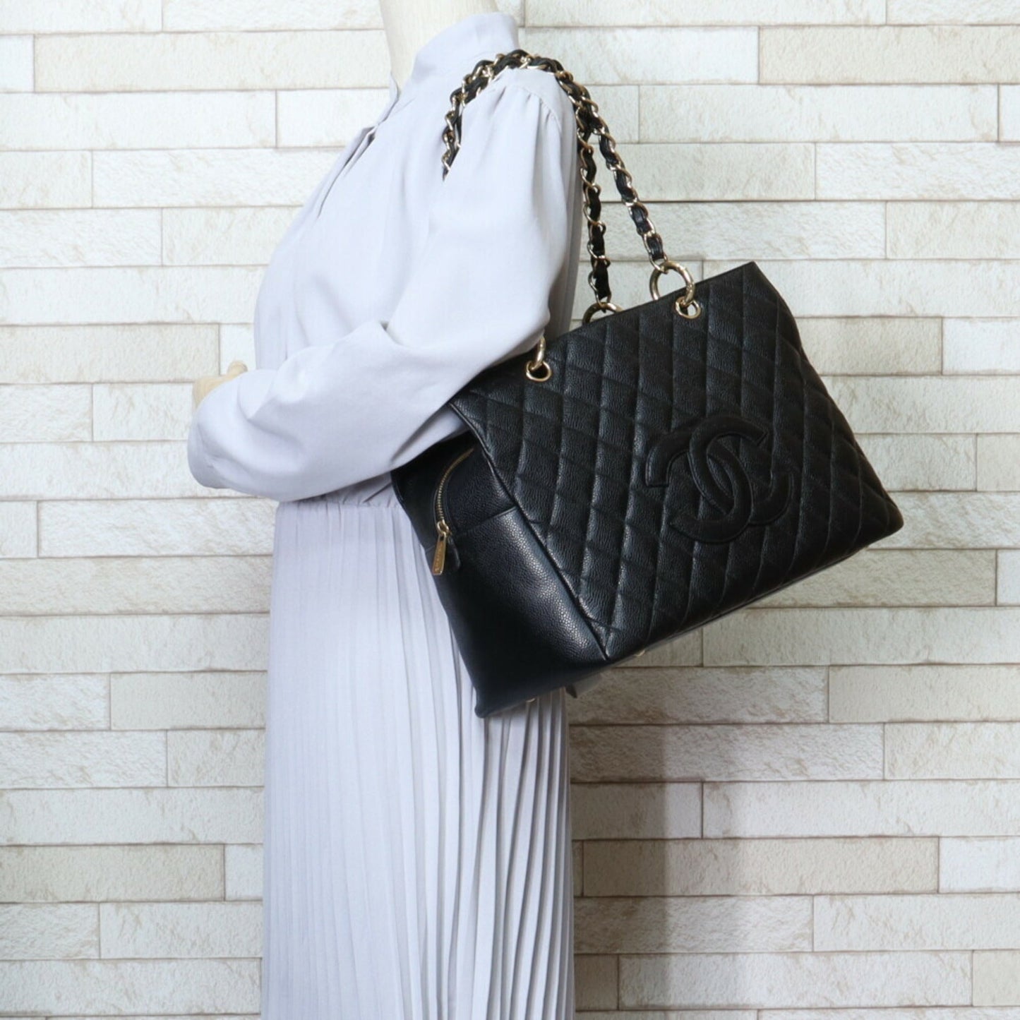 Luxury Chanel chain matelasse shoulder bag caviar skin black ladies