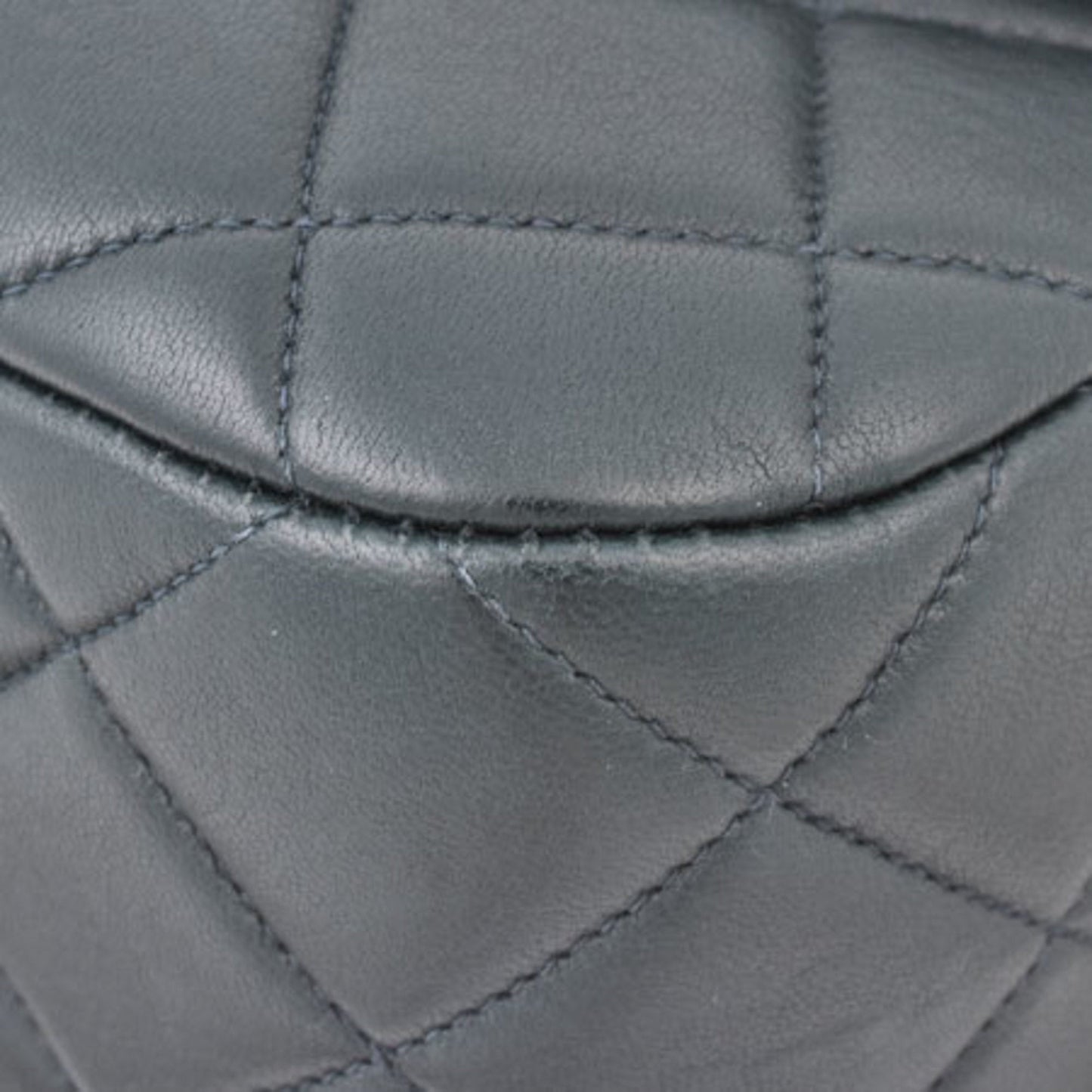 Chanel matelasse V flap knot chain handbag No. 3 here mark navy lambskin