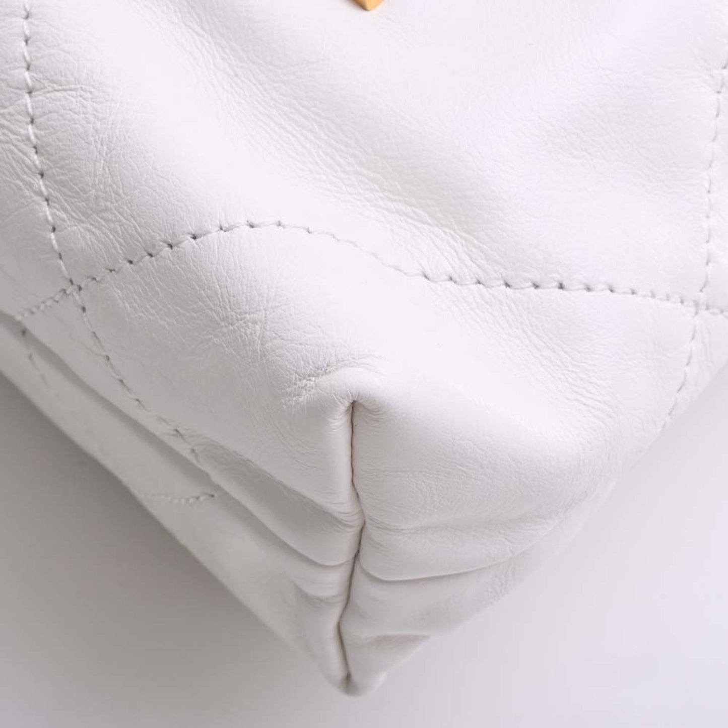 Luxury Chanel Leather 22 Handbag Chain Shoulder Bag White Ladies