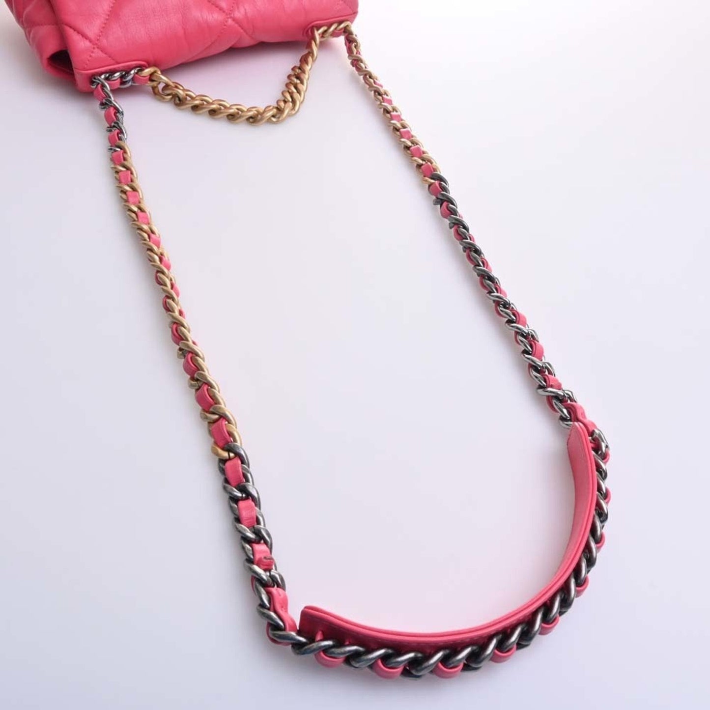 Luxury Chanel Lambskin 19 Coco Mark Chain Shoulder Bag Pink Ladies