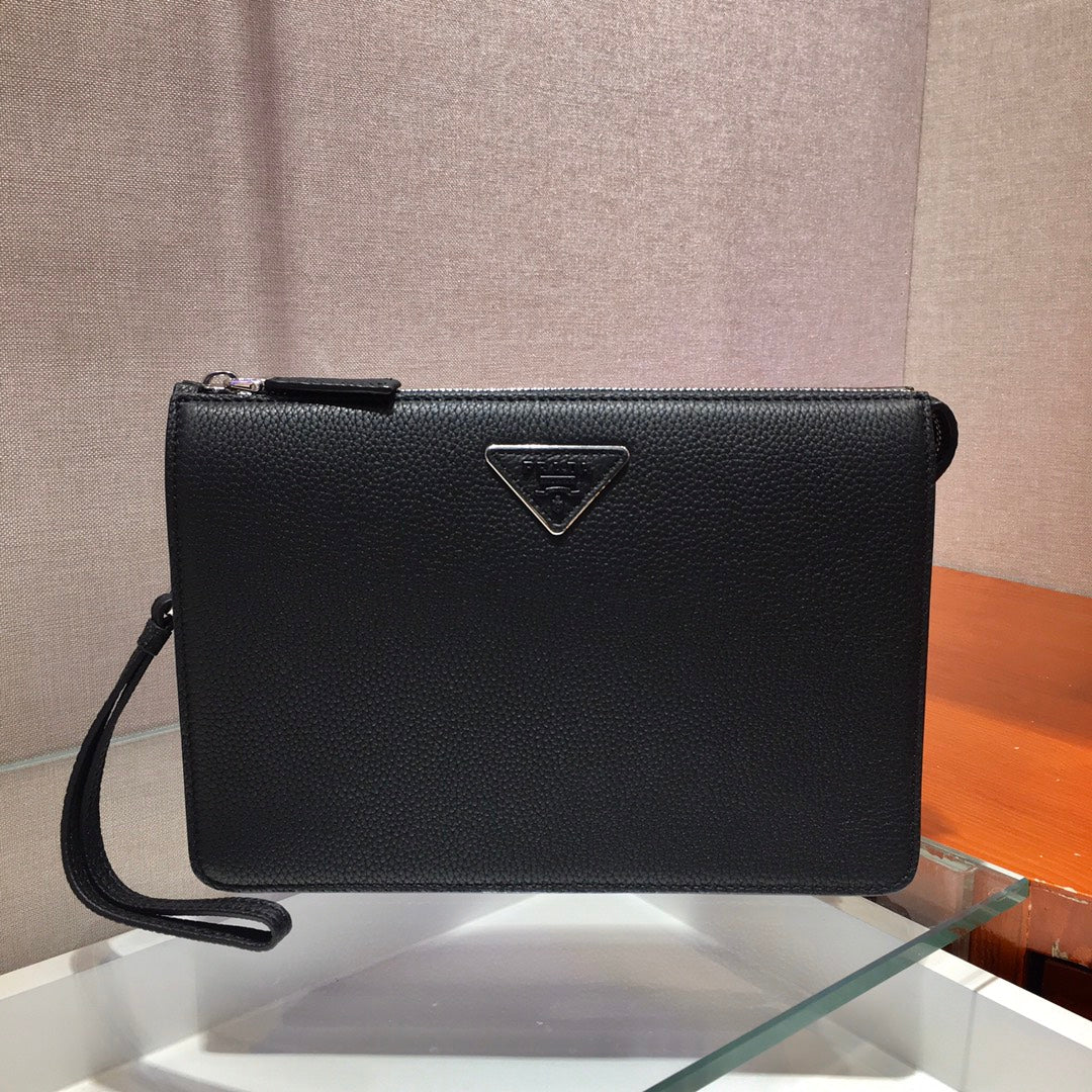 Luxury PradaCLUTCH 26 IN BLACK GRAINED CALFSKIN TRIANGLE LOGO