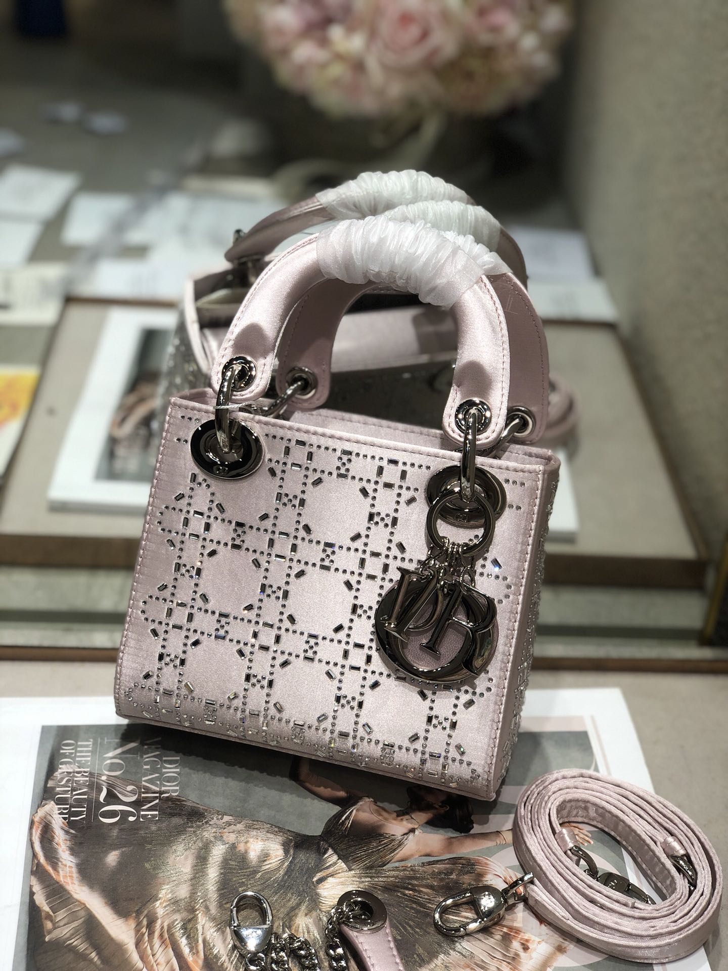 Luxury DiorLADY 24 HANDBAG EMBOSSED DIAMOND IN SILVER CALFSKIN