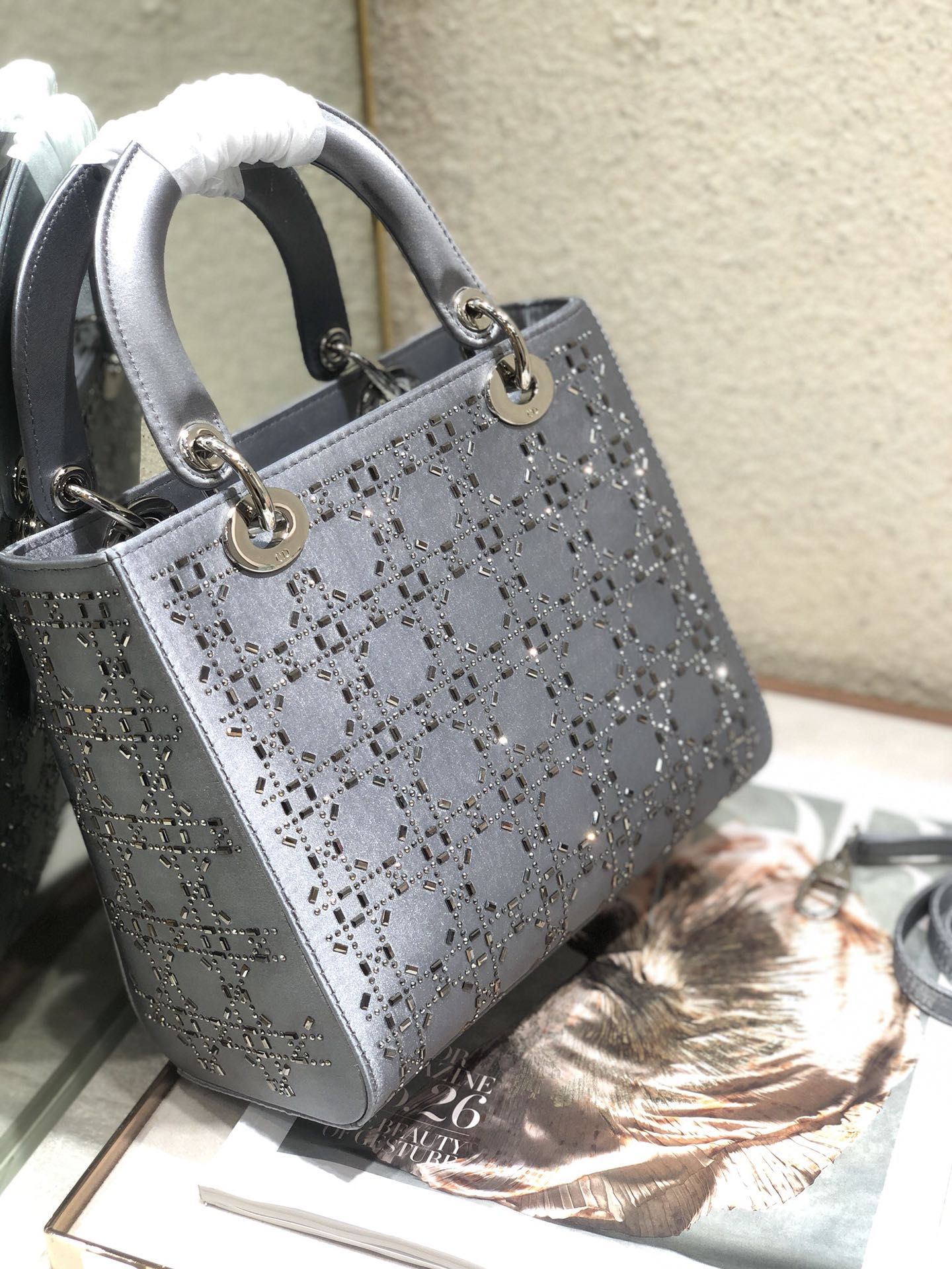 Luxury DiorLADY 24 HANDBAG EMBOSSED DIAMOND IN GREY CALFSKIN