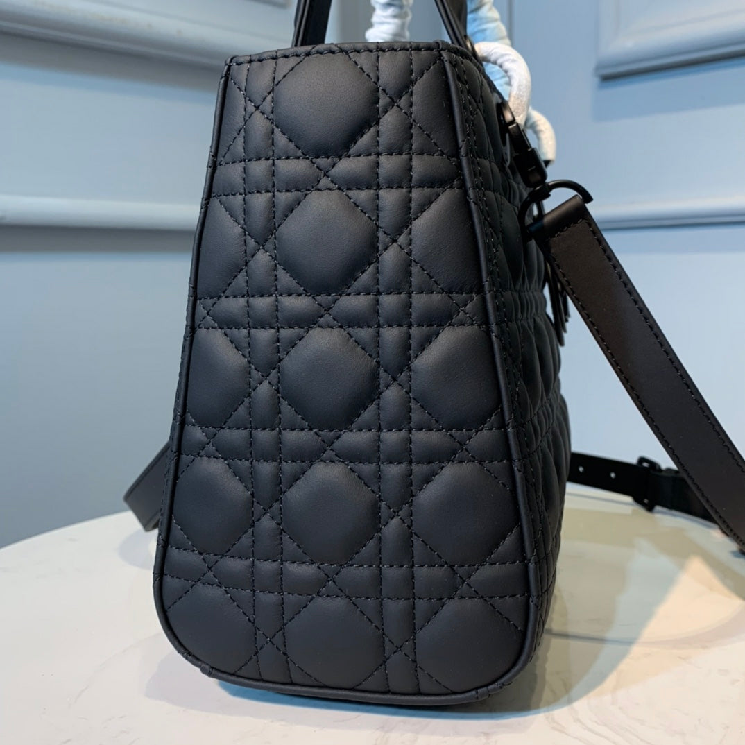 Luxury Diormedium lady 24 black calfskin black hardware