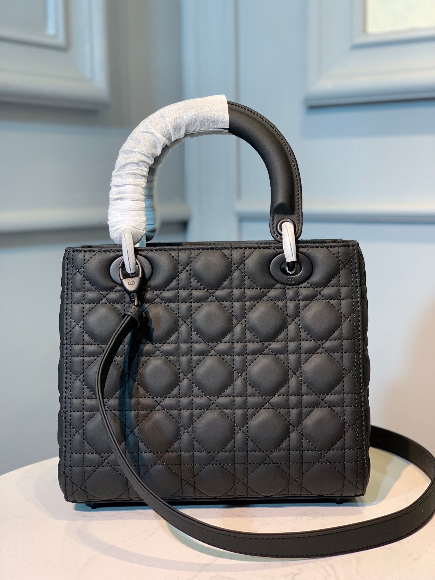 Luxury Diormedium lady 24 black calfskin black hardware