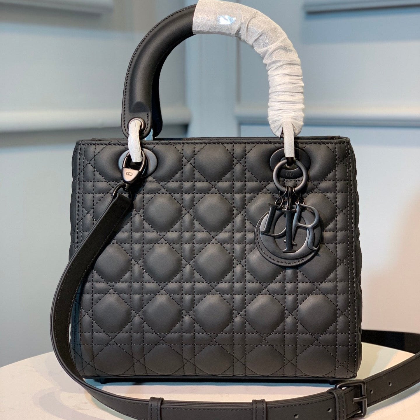 Luxury Diormedium lady 24 black calfskin black hardware