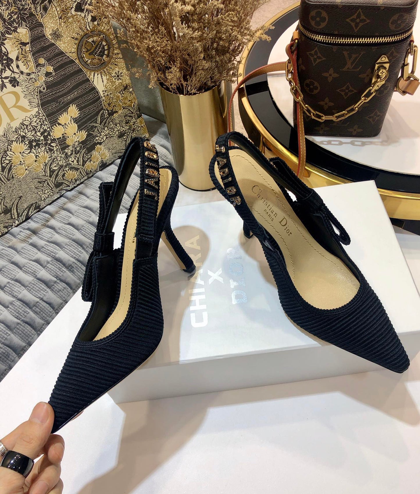 Luxury DiorJA Luxury Diorslingback pumps 95 all black embroidered cotton