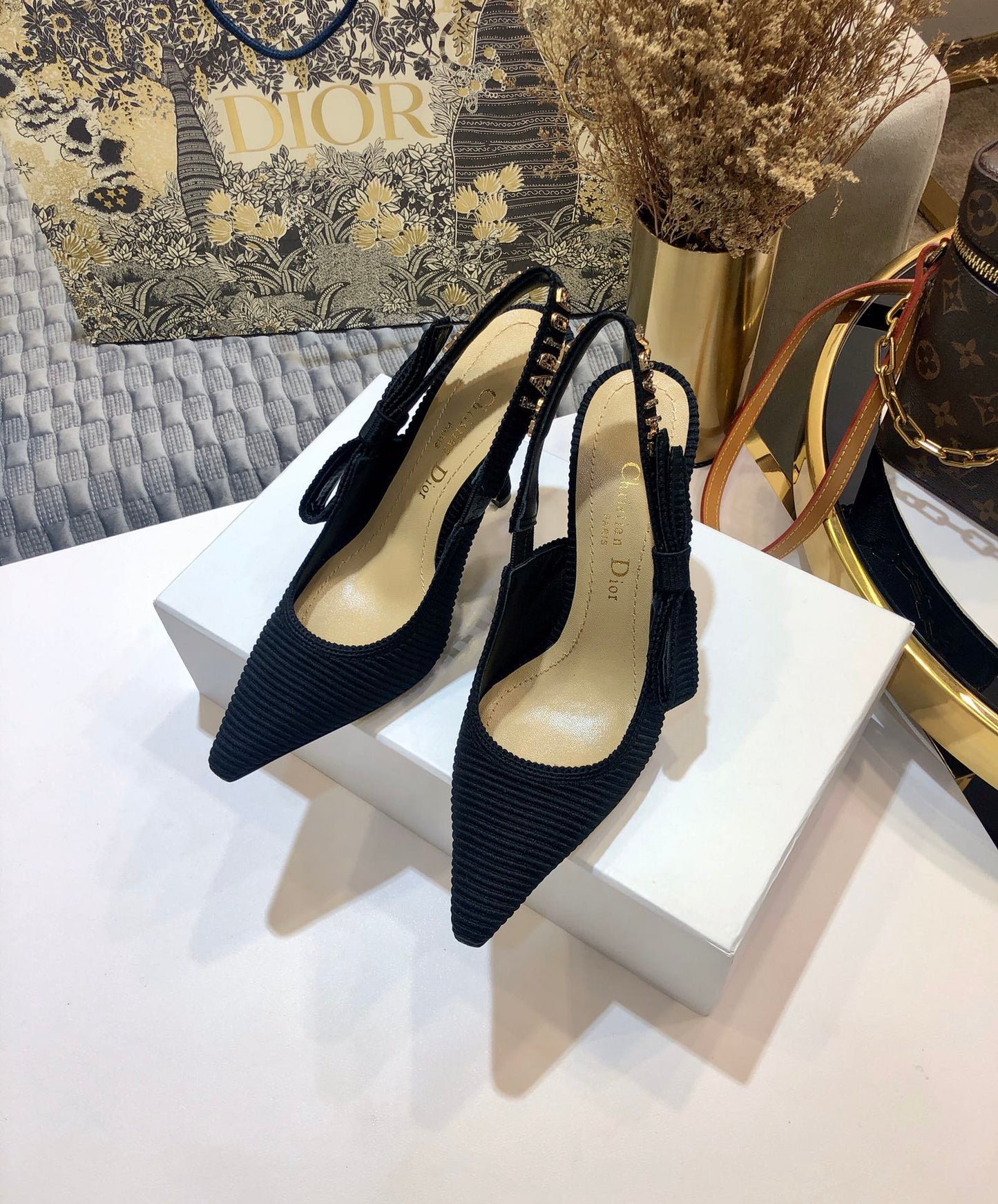 Luxury DiorJA Luxury Diorslingback pumps 95 all black embroidered cotton