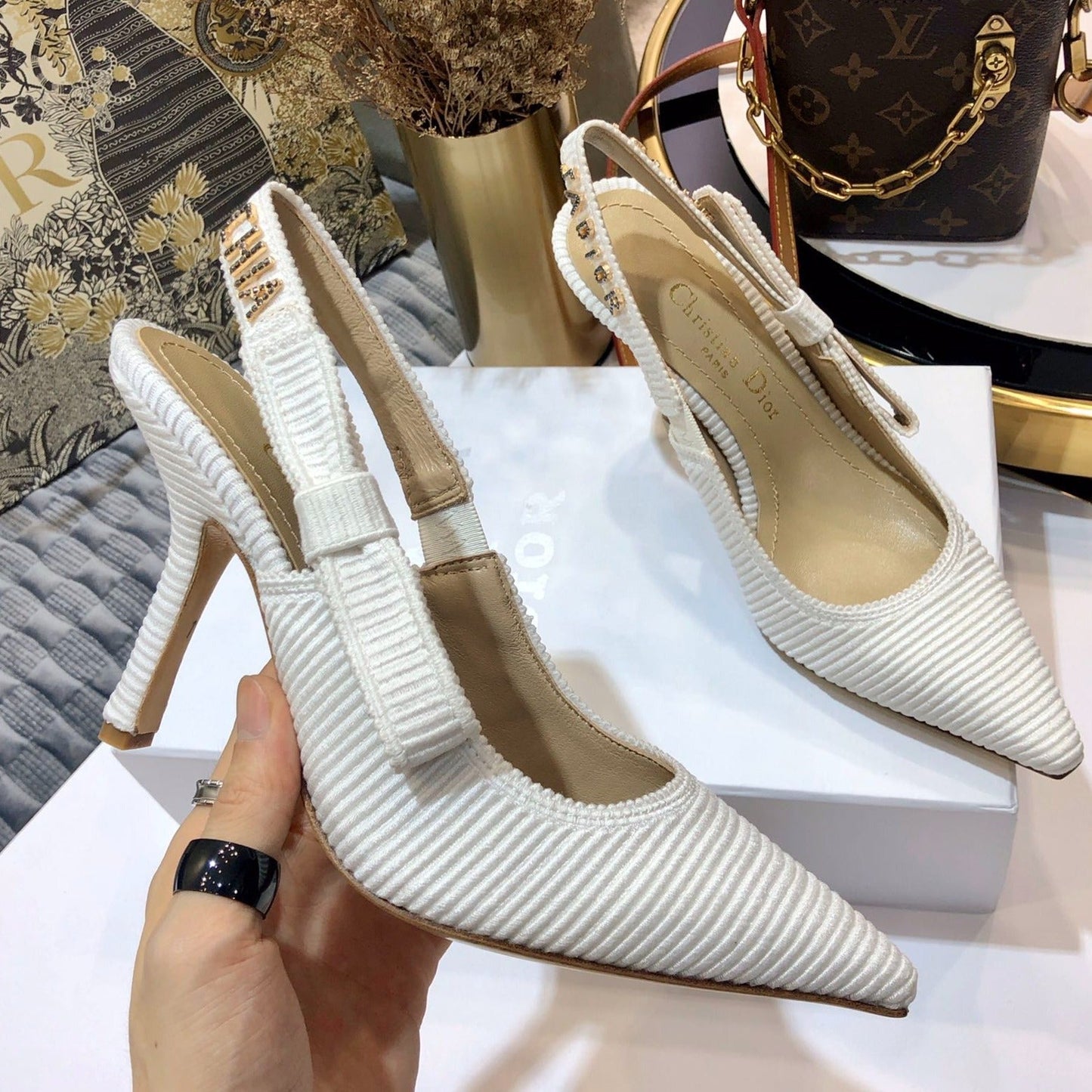 Luxury DiorJA Luxury Diorslingback pumps 95 all white embroidered cotton