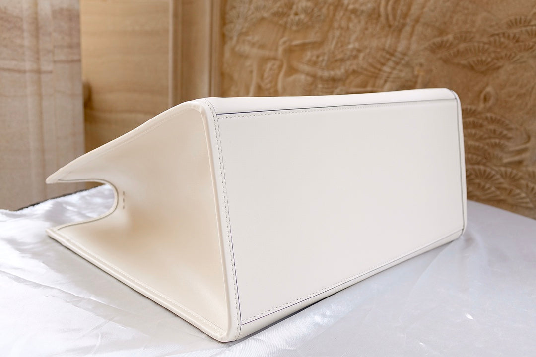 Luxury FendiFend Sunshine Large Bag 40.5 White Leather