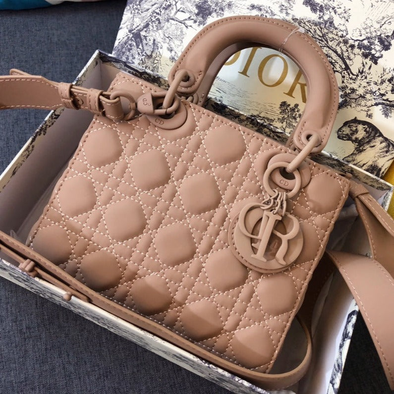 Luxury DiorMEDIUM LADY 20 BAG IN CAMEL BROWN CALFSKIN