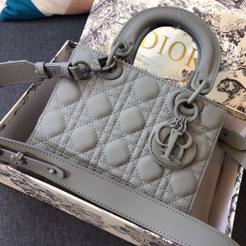 Luxury DiorMEDIUM LADY 20 BAG IN GREY CALFSKIN