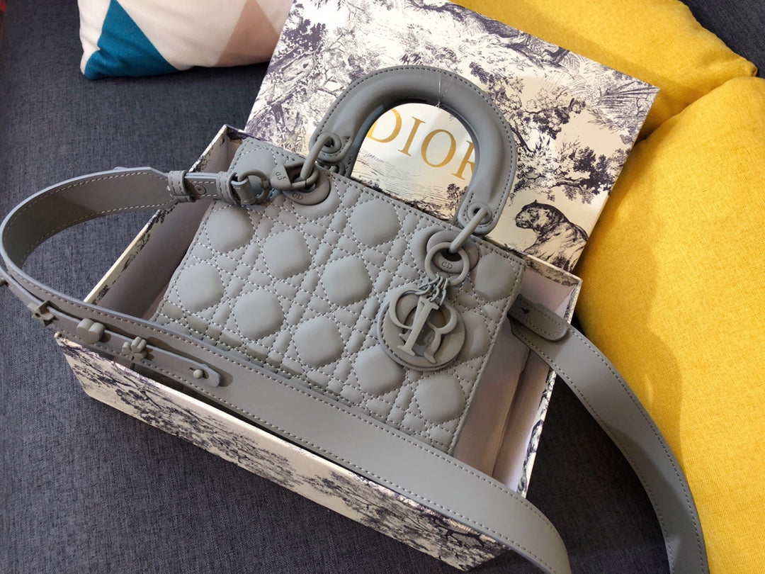 Luxury DiorMEDIUM LADY 20 BAG IN GREY CALFSKIN