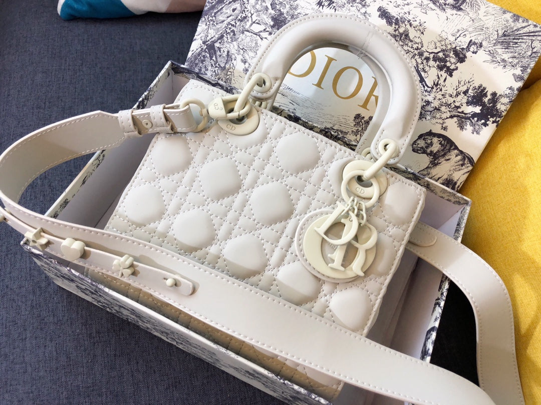 Luxury DiorMEDIUM LADY 20 BAG IN WHITE CALFSKIN