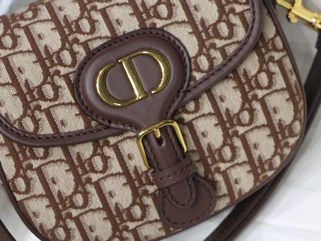 Luxury DiorMEDIUM BOBBY 22CM CHOCOLATE OBLIQUE CANVAS GOLD HARDWARE