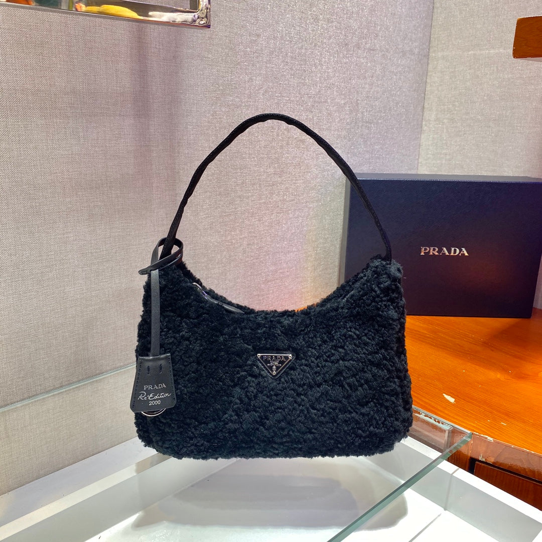 Luxury PradaHOBO BAG 23 IN BLACK SHEARLING