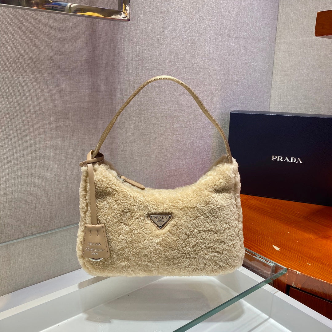 Luxury PradaHOBO BAG 23 IN BEIGE SHEARLING