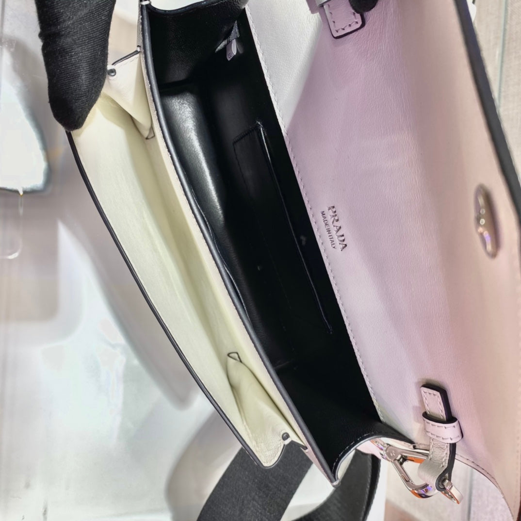 Luxury PradaENVELOPE FLAP BAG 20 IN WHITE SAFFIANO LEATHER