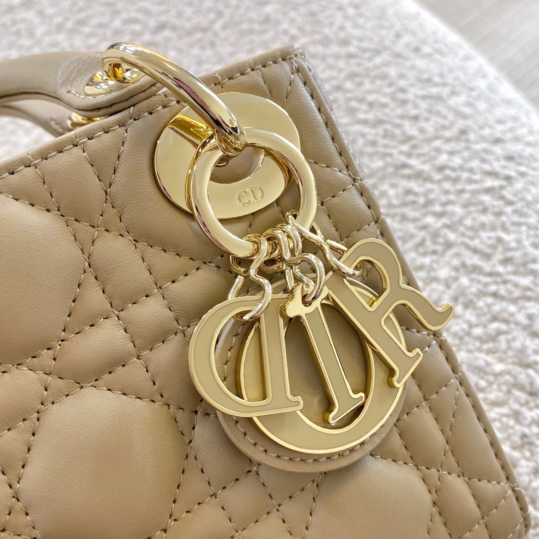 Luxury Diormini lady 17 mellow yellow lambskin