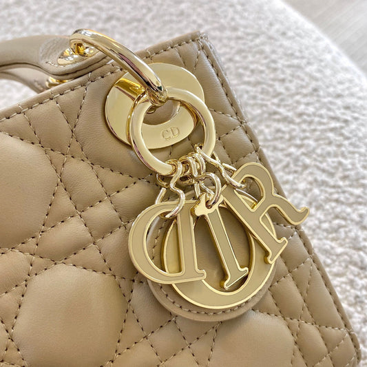 Luxury Diormini lady 17 mellow yellow lambskin