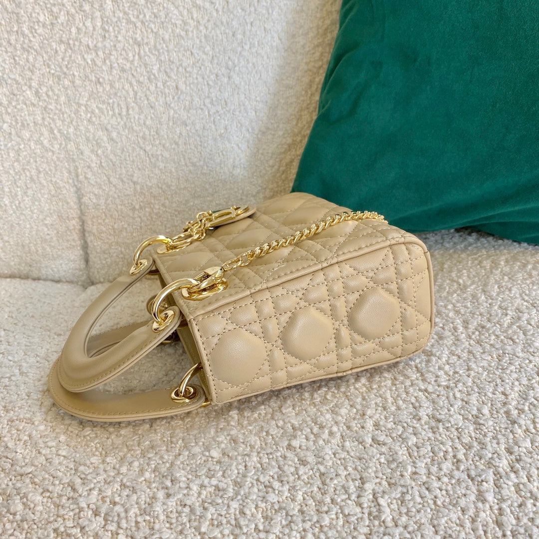 Luxury Diormini lady 17 mellow yellow lambskin