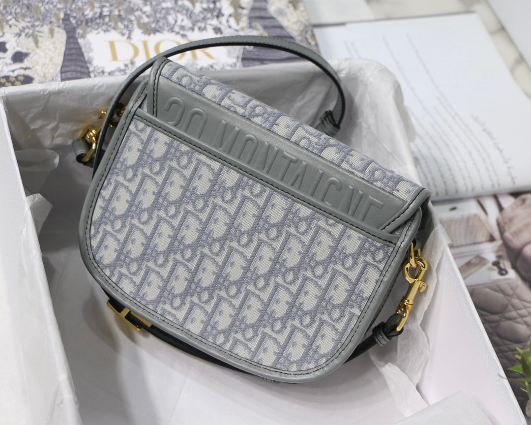 Luxury DiorMEDIUM BOBBY 22CM GREY OBLIQUE CANVAS GOLD HARDWARE
