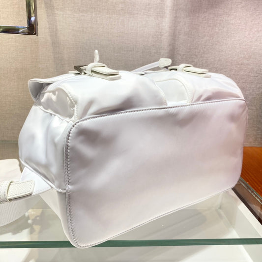 Luxury PradaBACKPACK 32 IN WHITE PARACHUTE FABRIC