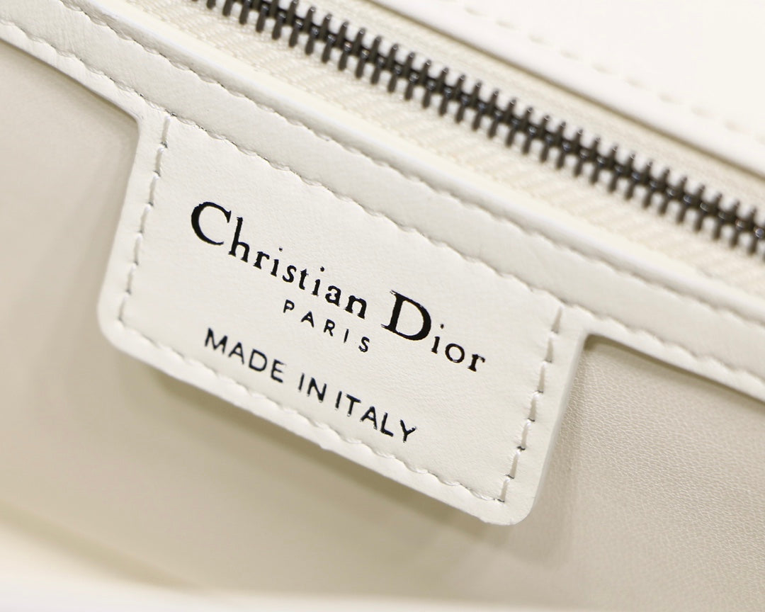 Luxury Diormedium caro 25.5 white calfskin black hardware
