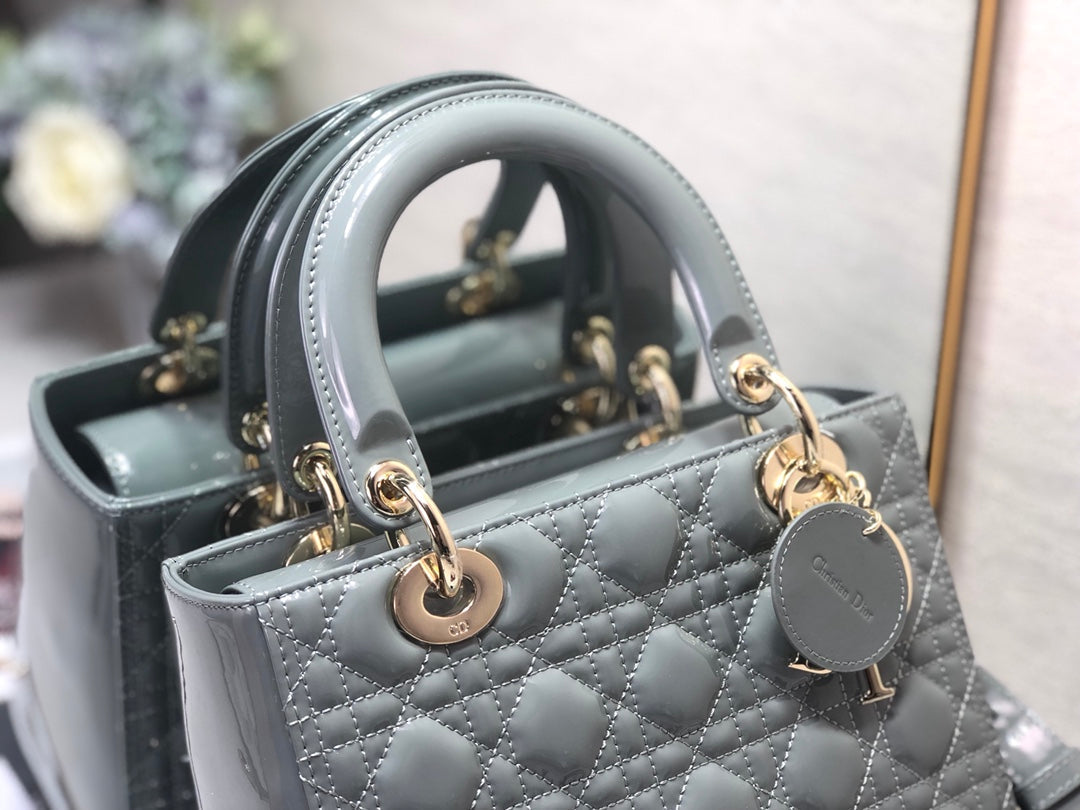 Luxury Diormedium lady 24 grey patent calfskin
