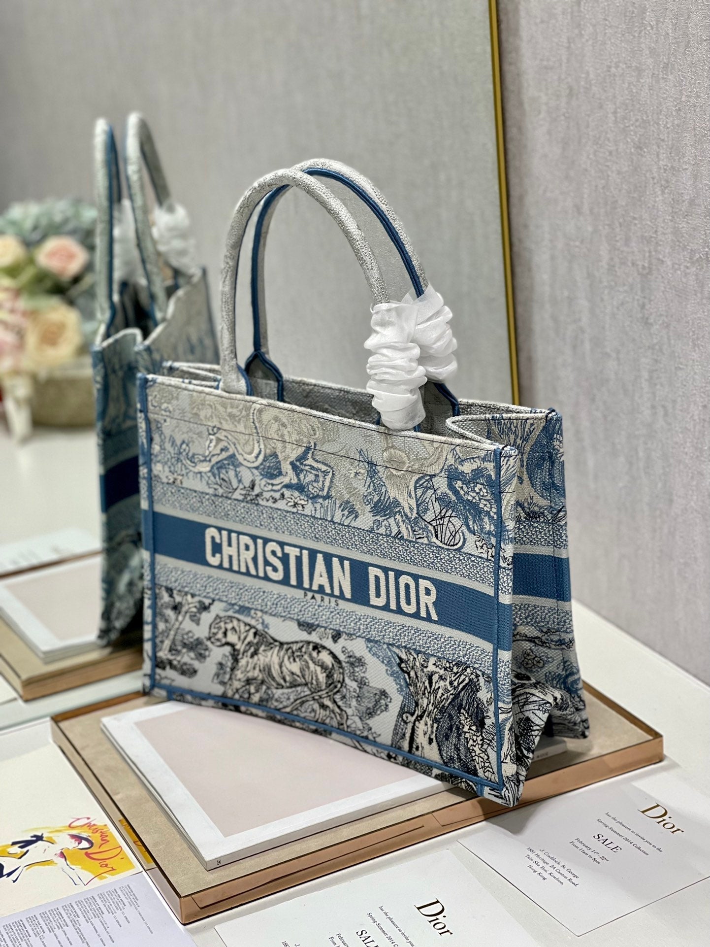 Luxury DiorMedium Book Tote 36cm Gradient Blue Tiger