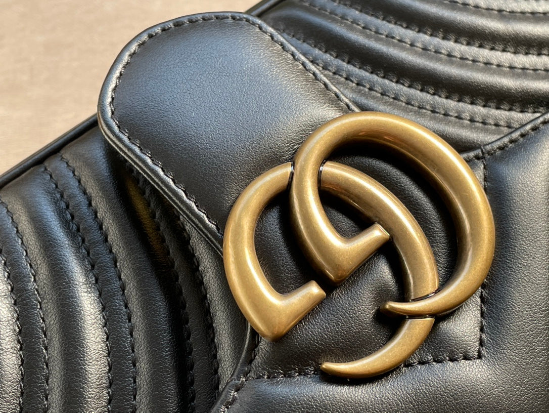 Luxury Gucci GG MARMONT MATELASSÉ LARGE 26 BAG BLACK CALFSKIN