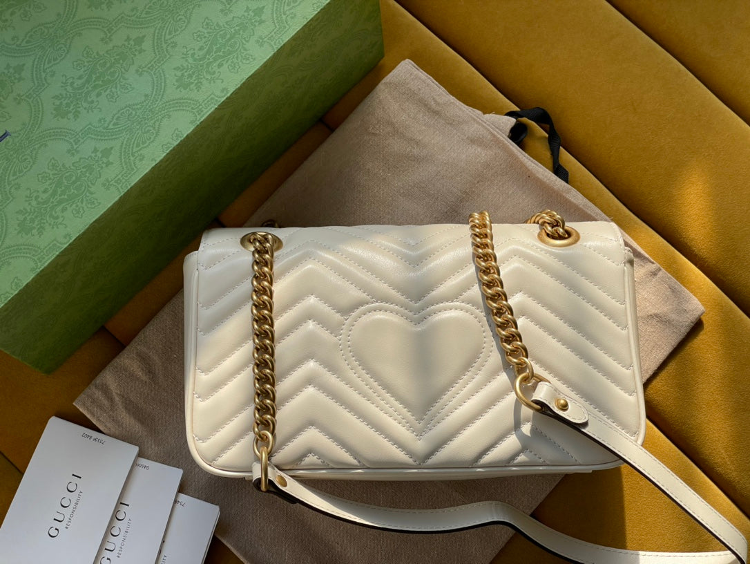 Luxury Gucci GG MARMONT MATELASSÉ LARGE 26 BAG WHITE CALFSKIN