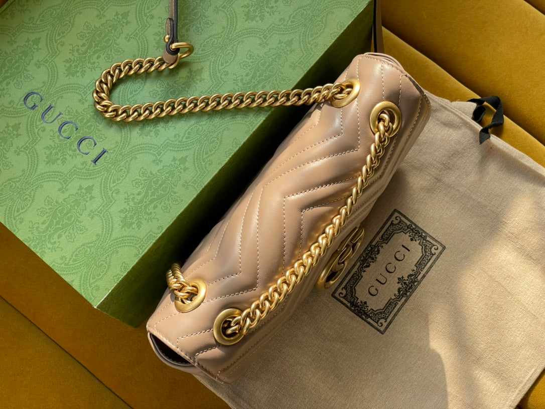Luxury Gucci GG MARMONT MATELASSÉ LARGE 26 BAG BEIGE CALFSKIN