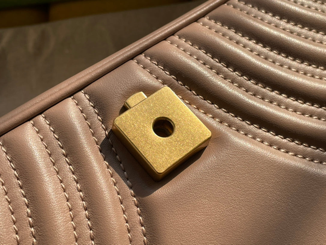 Luxury Gucci GG MARMONT MATELASSÉ LARGE 26 BAG BEIGE CALFSKIN