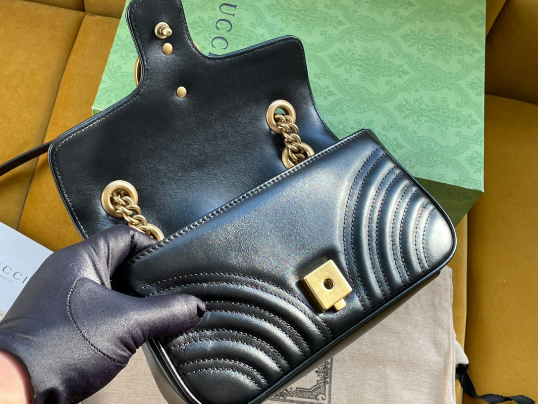 Luxury Gucci GG MARMONT MATELASSÉ SMALL 22 BAG BLACK CALFSKIN