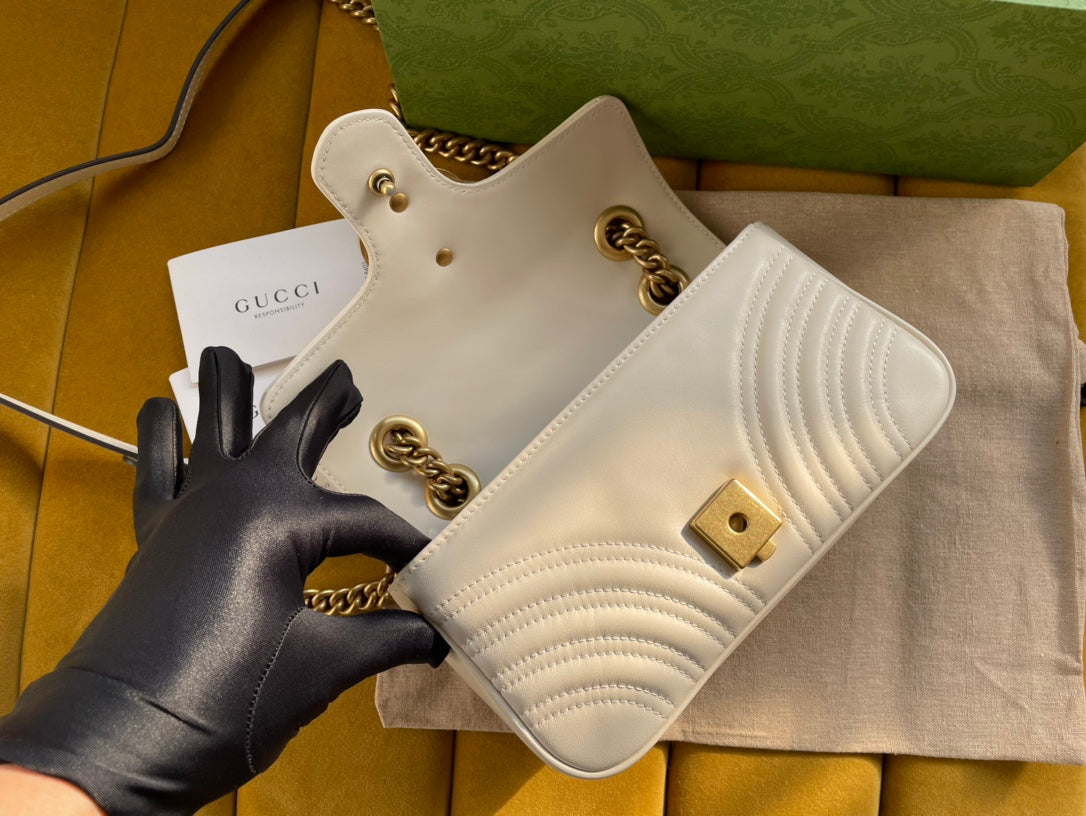 Luxury Gucci GG MARMONT MATELASSÉ SMALL 22 BAG WHITE CALFSKIN