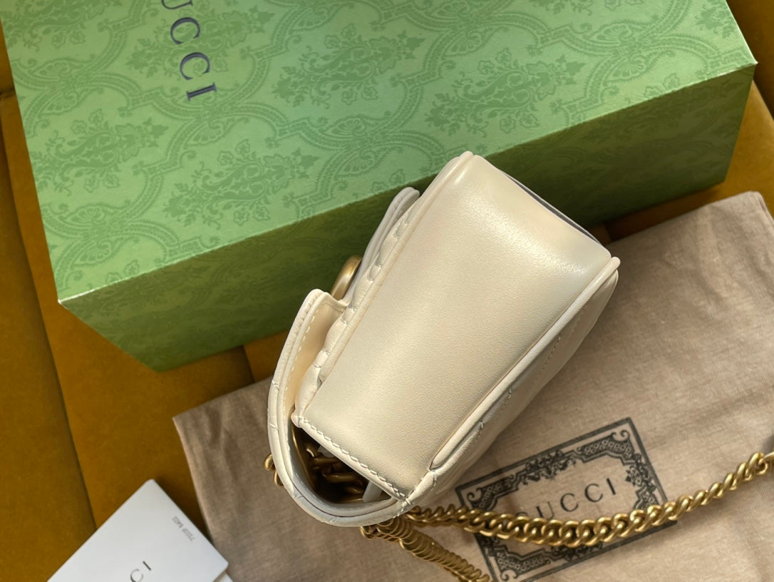 Luxury Gucci GG MARMONT MATELASSÉ SMALL 22 BAG WHITE CALFSKIN