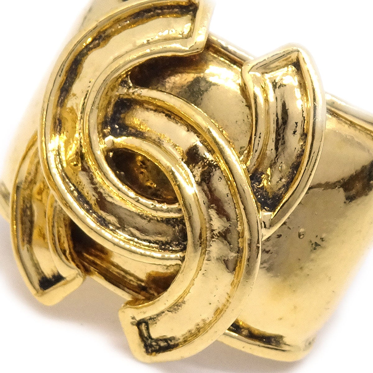 Luxury Chanel Earrings Clip-On Gold 94P