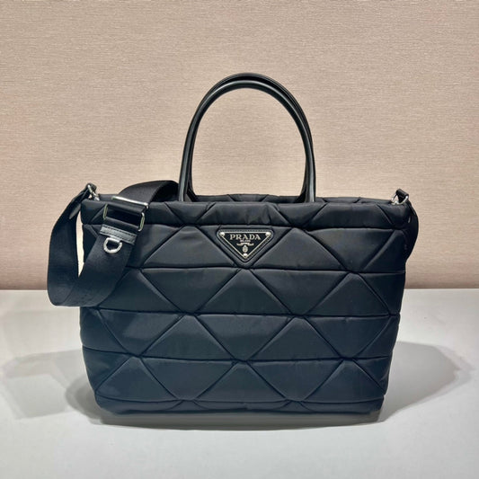 Luxury PradaTRIANGLE PATTERN TOTE BAG 33 IN BLACK QUILTED RE-NYLON