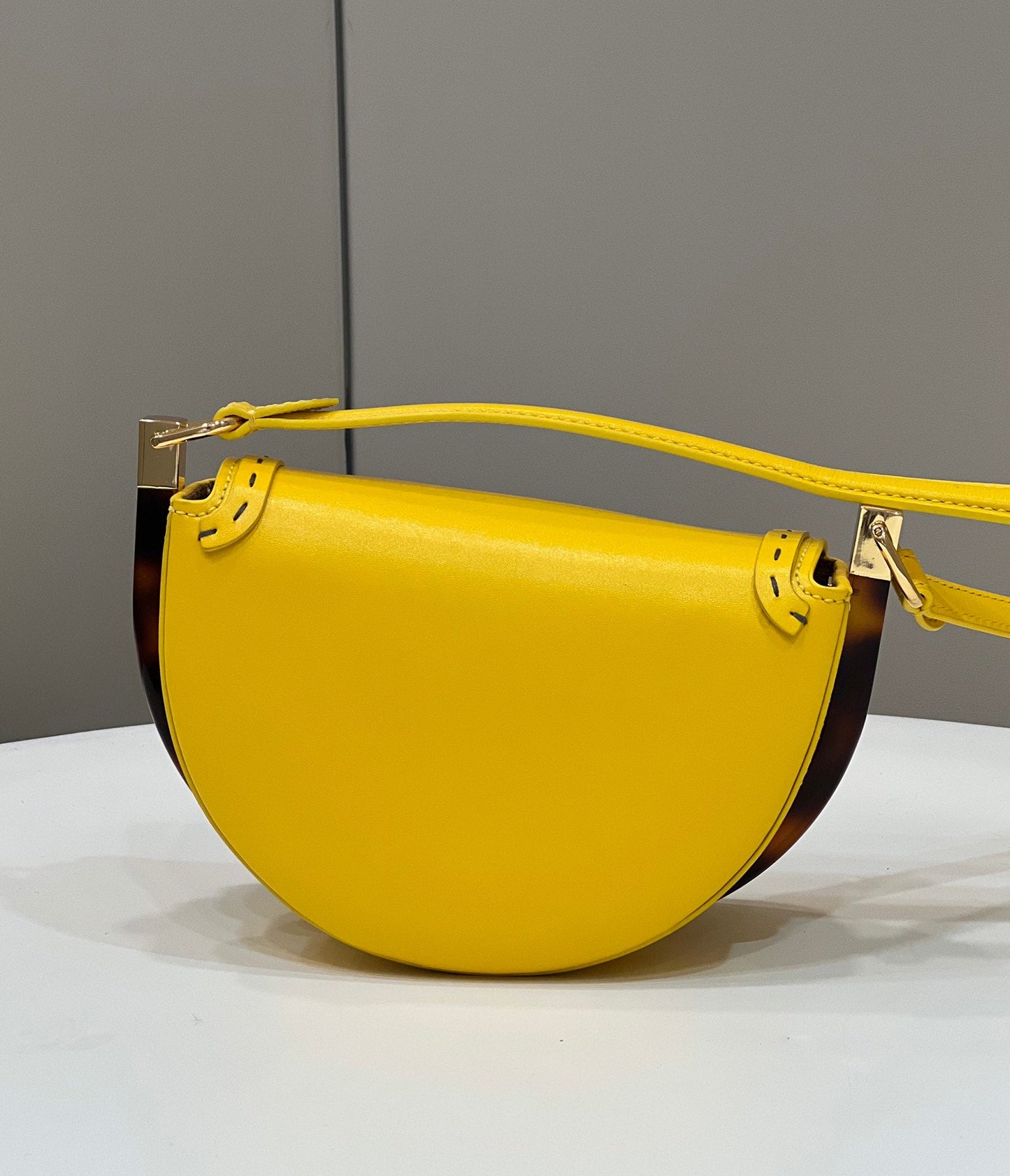Luxury FendiLuxury Fendi19 MOONLIGHT BAG IN SUNFLOWER YELLOW CALFSKIN GOLD HARDWARE