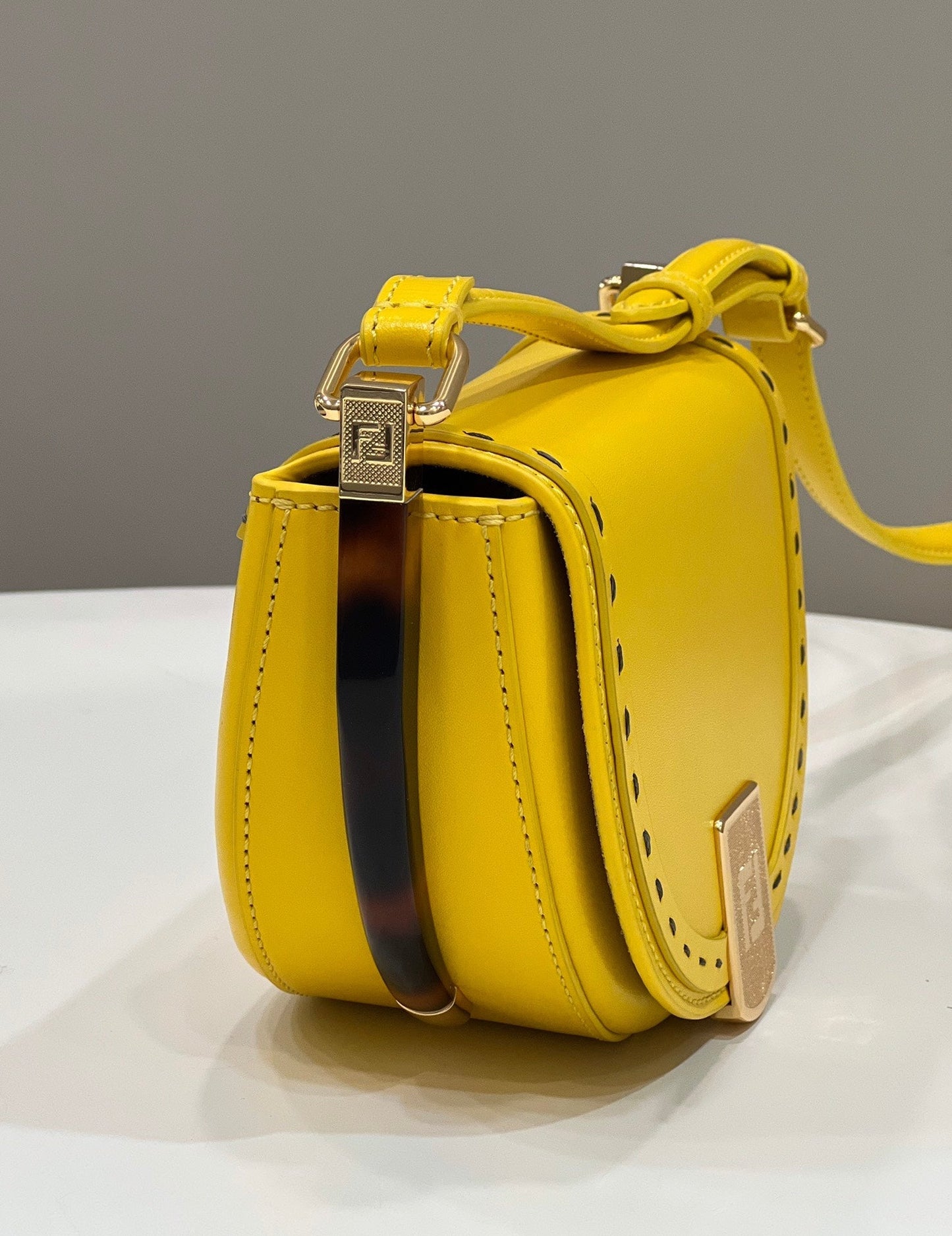 Luxury FendiLuxury Fendi19 MOONLIGHT BAG IN SUNFLOWER YELLOW CALFSKIN GOLD HARDWARE
