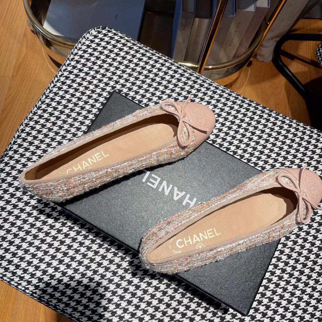 Luxury Chanel ballet flat pink white tweed pink calfskin